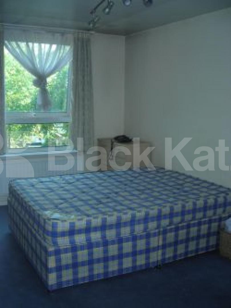 			3 Bedroom, 1 bath, 1 reception Flat			 Prince of Wales Road, KENTISH TOWN NW5